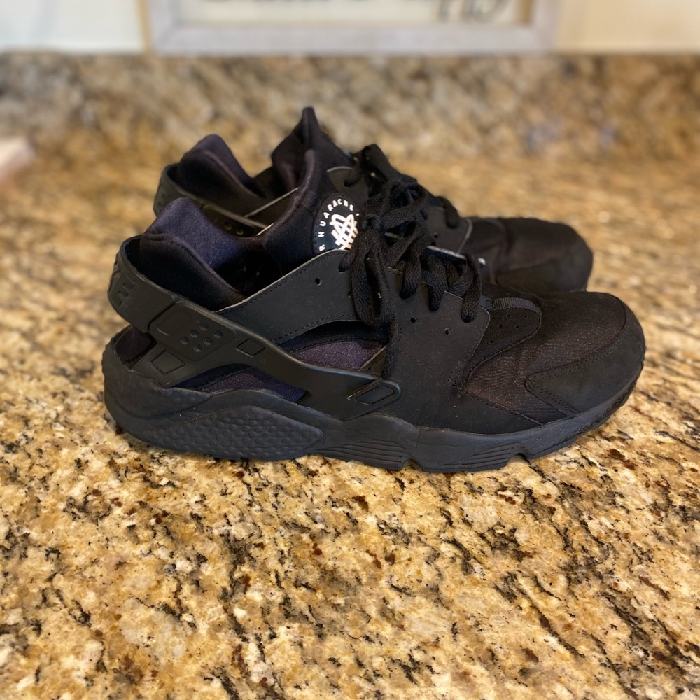 Nike men’s air huarache black size 12